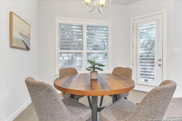 7914 Roanoke Run Unit 16, San Antonio, TX 78240