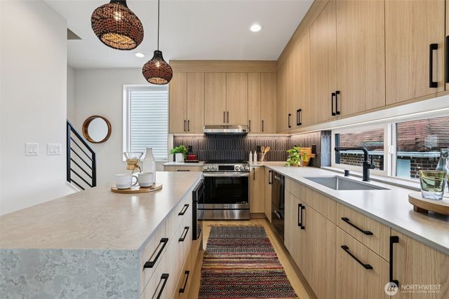 2626 A 58th Avenue SW, Seattle, WA 98116