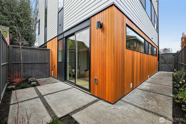 2626 A 58th Avenue SW, Seattle, WA 98116