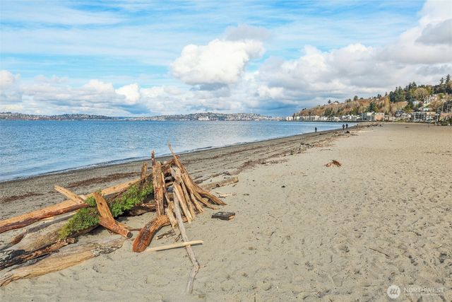 2626 A 58th Avenue SW, Seattle, WA 98116