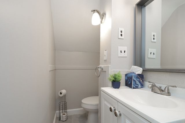83 Kimberly Ave, Springfield, MA 01108
