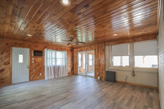 83 Kimberly Ave, Springfield, MA 01108