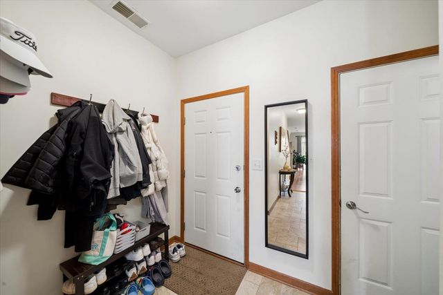 832 Genesee Drive, Naperville, IL 60563
