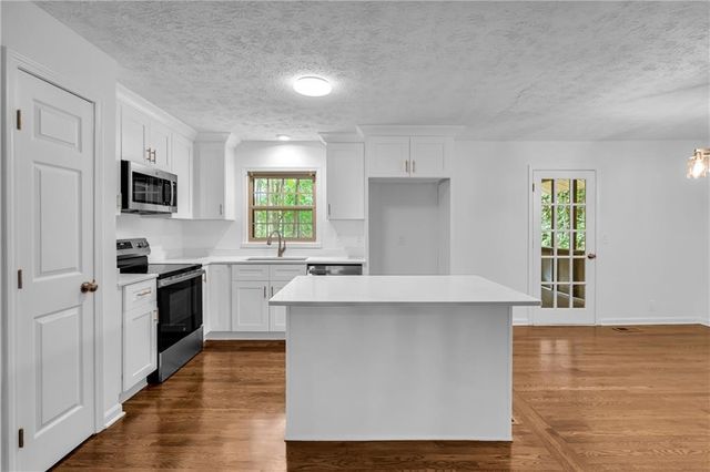 6193 Pine Lane, Douglasville, GA 30135