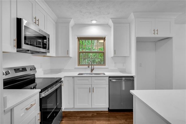 6193 Pine Lane, Douglasville, GA 30135