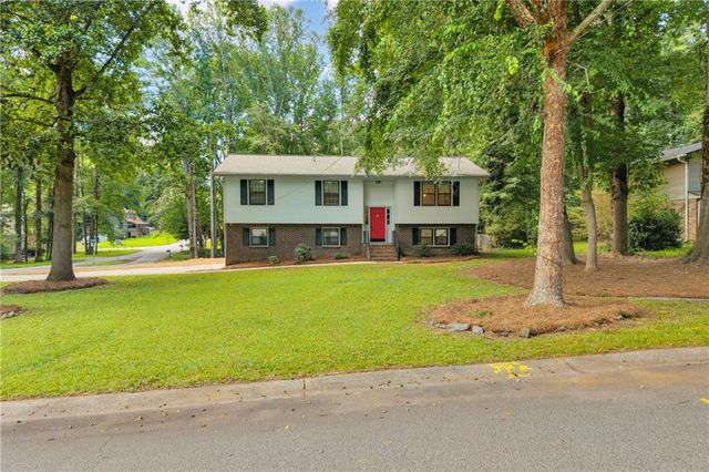 6193 Pine Lane, Douglasville, GA 30135