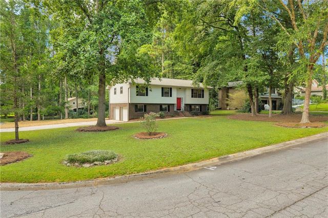 6193 Pine Lane, Douglasville, GA 30135