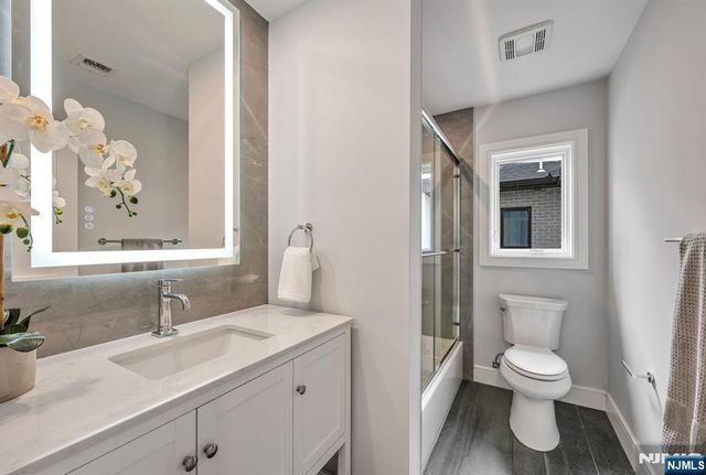 2449 Camner Street, Fort Lee, NJ 07024