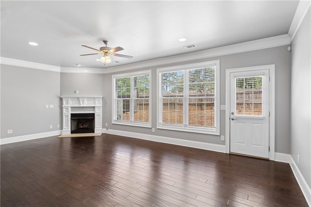 Image 12 of property listing at 2854 Jordan Oaks Lane, Decatur, GA 30033