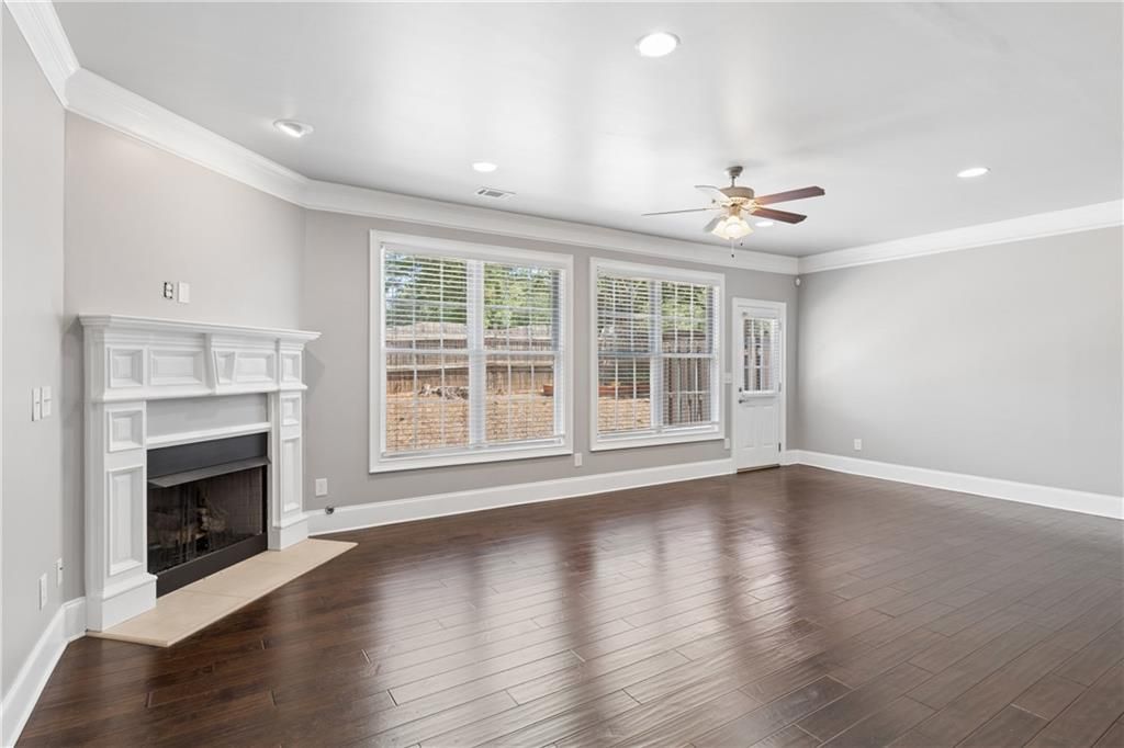 Image 14 of property listing at 2854 Jordan Oaks Lane, Decatur, GA 30033