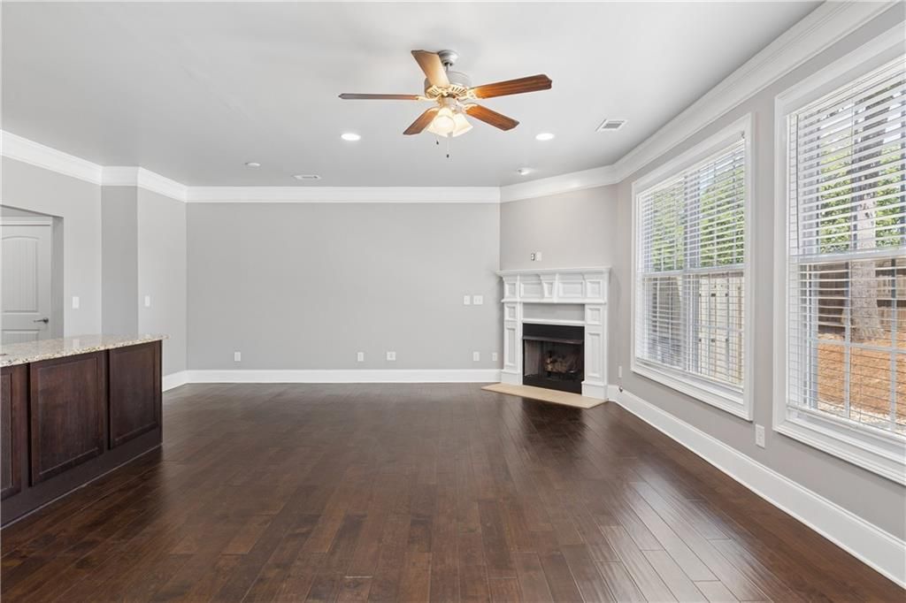 Image 15 of property listing at 2854 Jordan Oaks Lane, Decatur, GA 30033