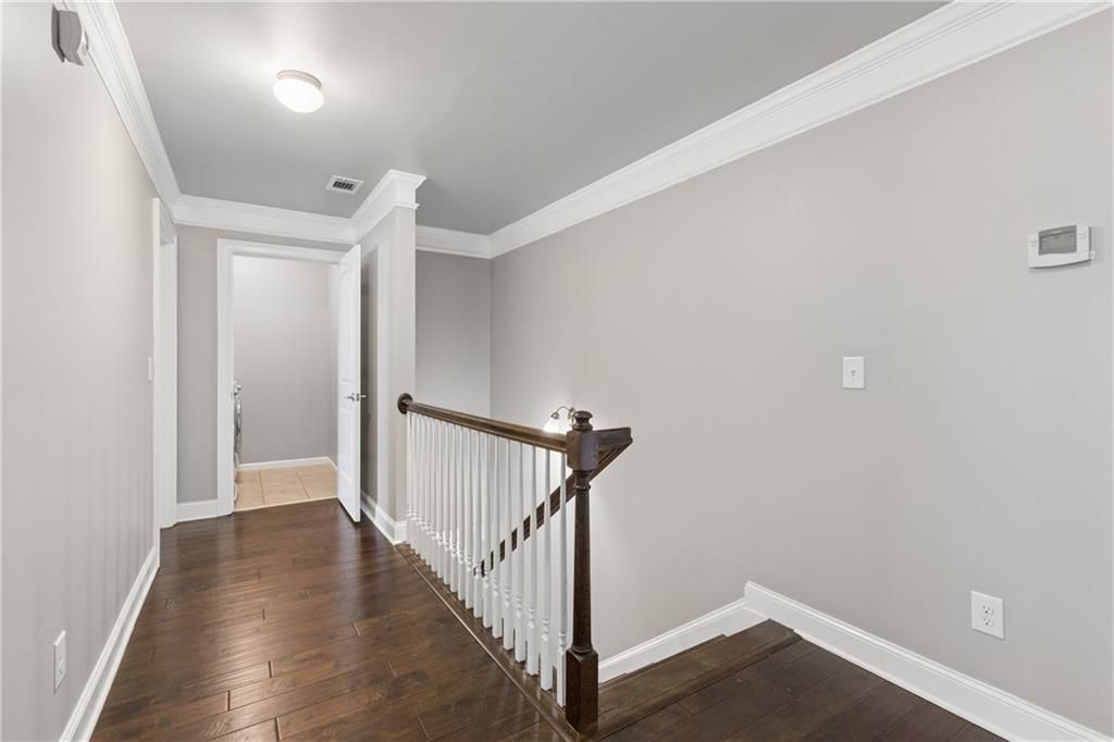 Image 18 of property listing at 2854 Jordan Oaks Lane, Decatur, GA 30033