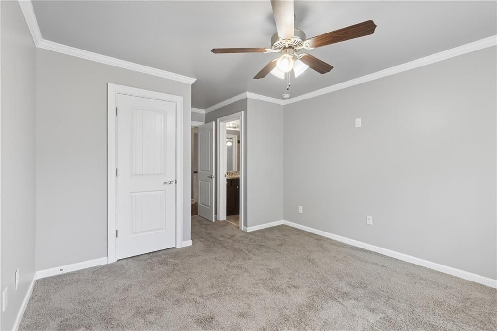 Image 22 of property listing at 2854 Jordan Oaks Lane, Decatur, GA 30033
