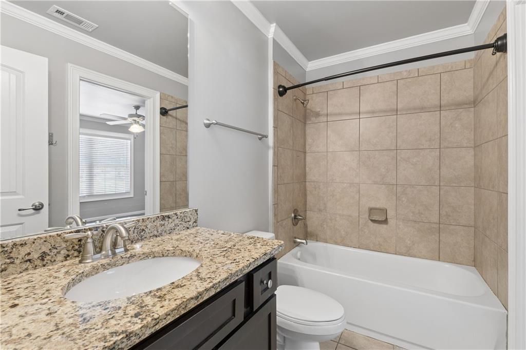 Image 23 of property listing at 2854 Jordan Oaks Lane, Decatur, GA 30033