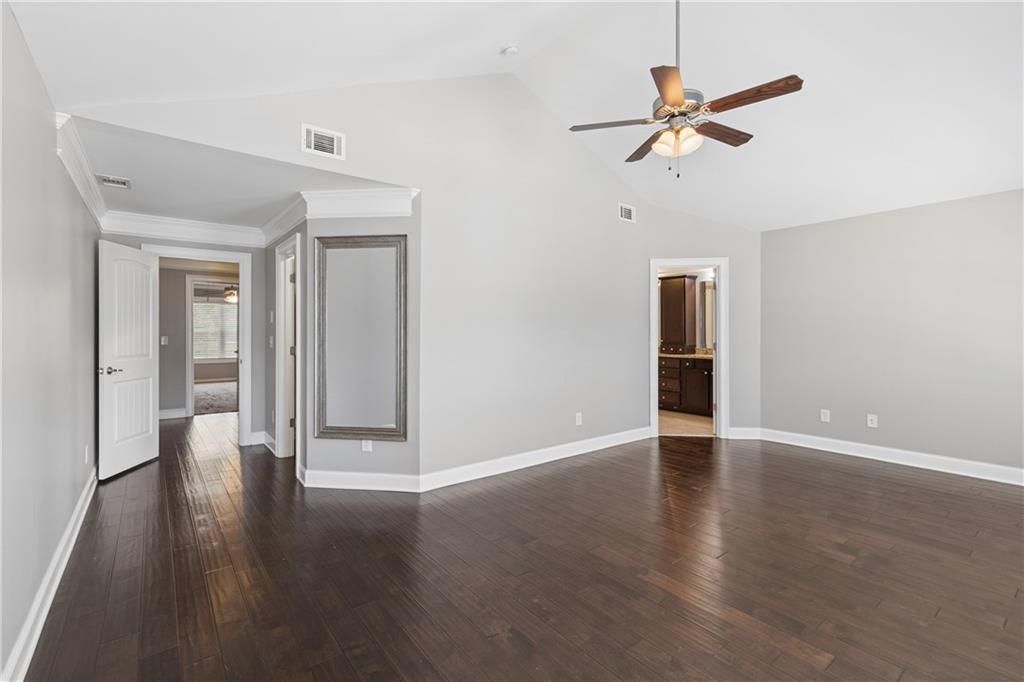 Image 31 of property listing at 2854 Jordan Oaks Lane, Decatur, GA 30033