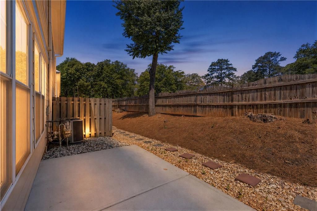 Image 38 of property listing at 2854 Jordan Oaks Lane, Decatur, GA 30033