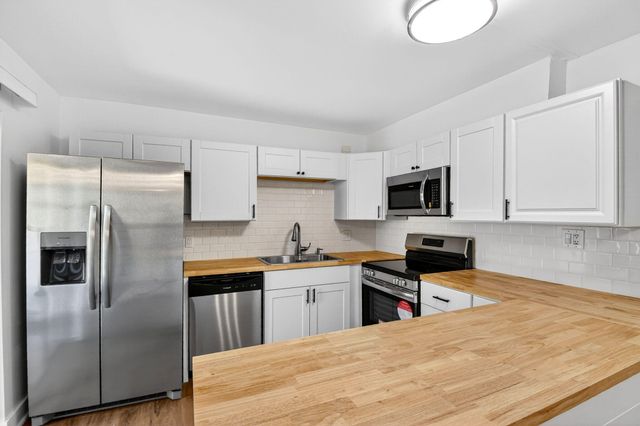 198 Lake Arbor Drive, Palm Springs, FL 33461