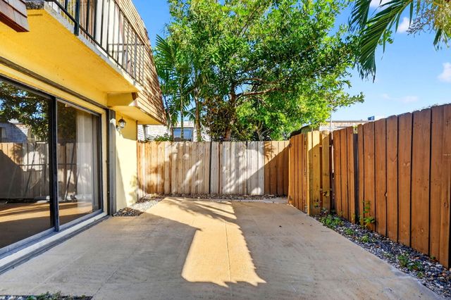 198 Lake Arbor Drive, Palm Springs, FL 33461