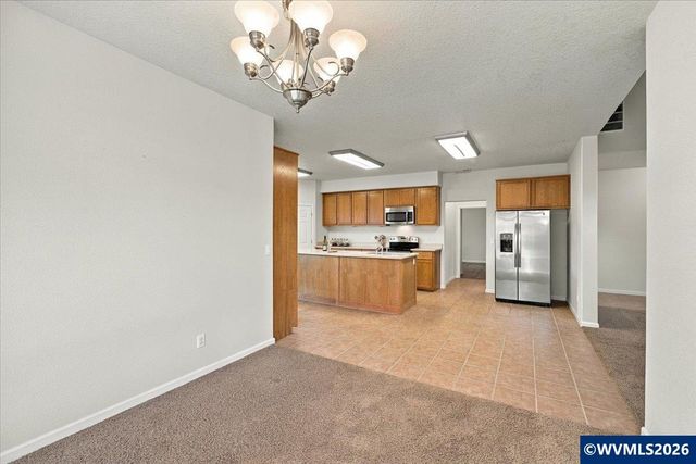 2018 Valley View Dr NW, Albany, OR 97321