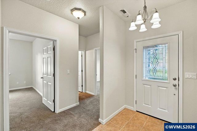 2018 Valley View Dr NW, Albany, OR 97321