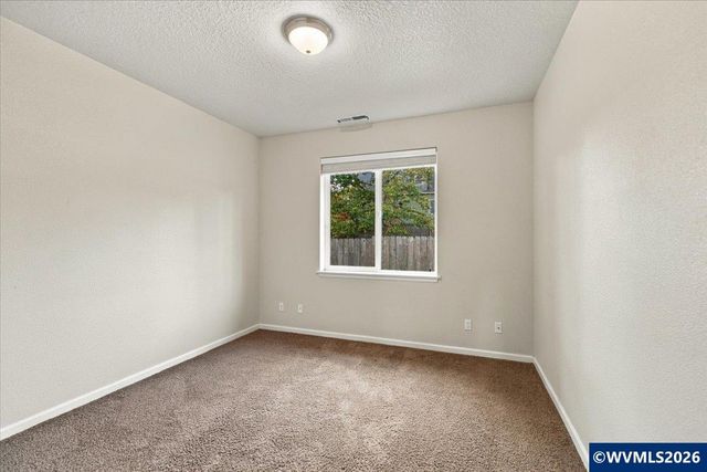 2018 Valley View Dr NW, Albany, OR 97321