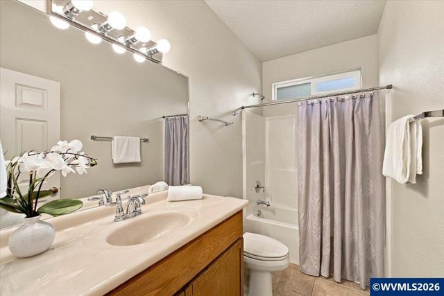 2018 Valley View Dr NW, Albany, OR 97321