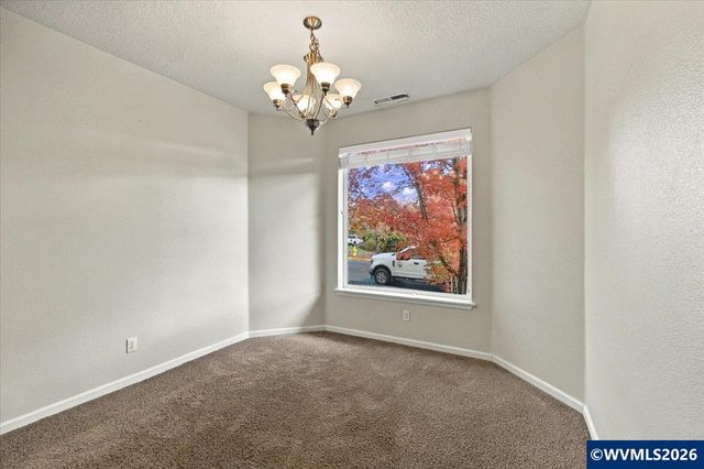 2018 Valley View Dr NW, Albany, OR 97321
