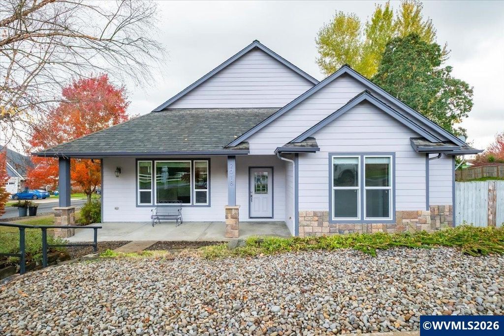 2018 Valley View Dr NW, Albany, OR 97321