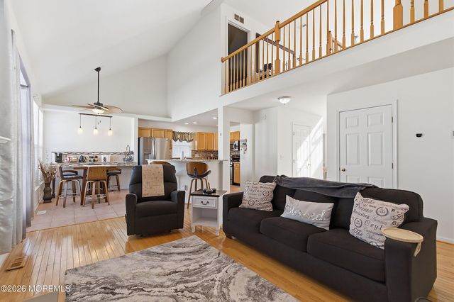 4 Branchwood Place, Bayville, NJ 08721