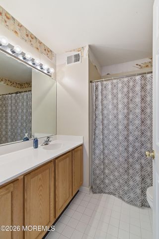 4 Branchwood Place, Bayville, NJ 08721