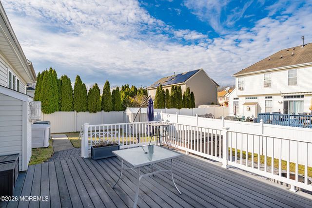 4 Branchwood Place, Bayville, NJ 08721