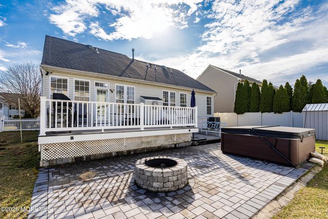 4 Branchwood Place, Bayville, NJ 08721