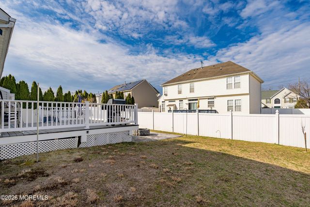 4 Branchwood Place, Bayville, NJ 08721