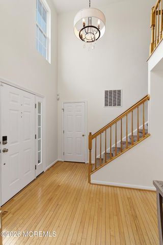 4 Branchwood Place, Bayville, NJ 08721