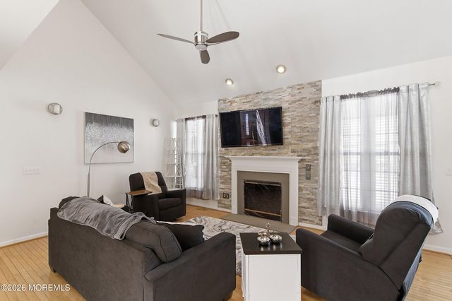 4 Branchwood Place, Bayville, NJ 08721