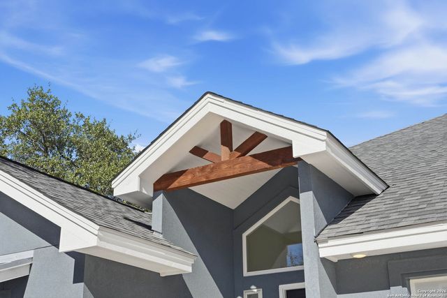 1169 Johnson Rd, Canyon Lake, TX 78133