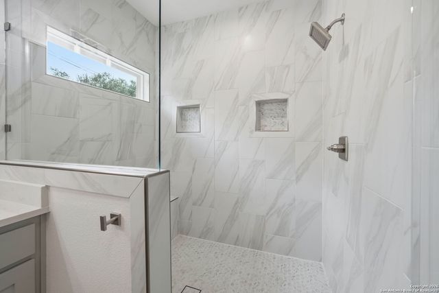 1169 Johnson Rd, Canyon Lake, TX 78133