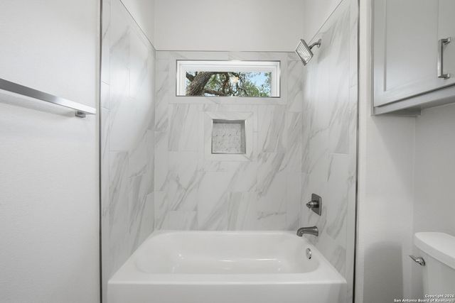 1169 Johnson Rd, Canyon Lake, TX 78133