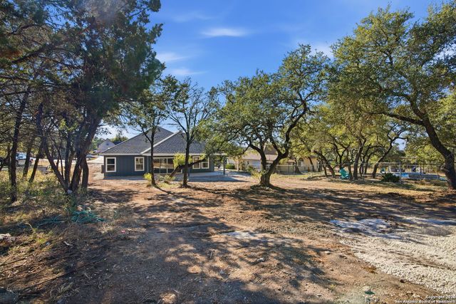 1169 Johnson Rd, Canyon Lake, TX 78133