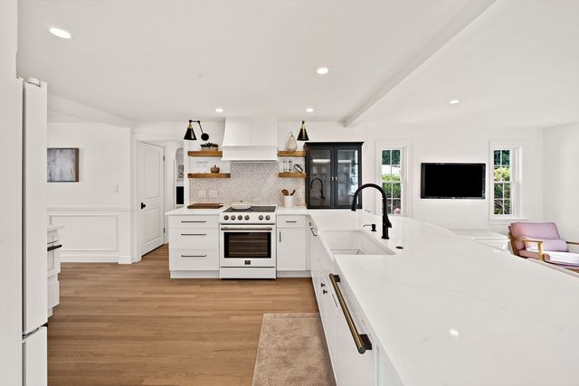 5 Leroy Road, Lexington, MA 02421