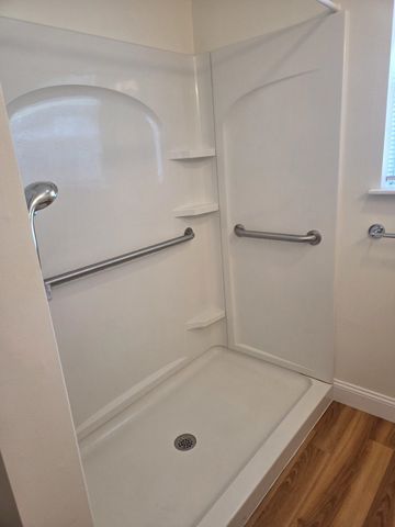 14 Tampa Dr Unit B, Rochester, NH 03867
