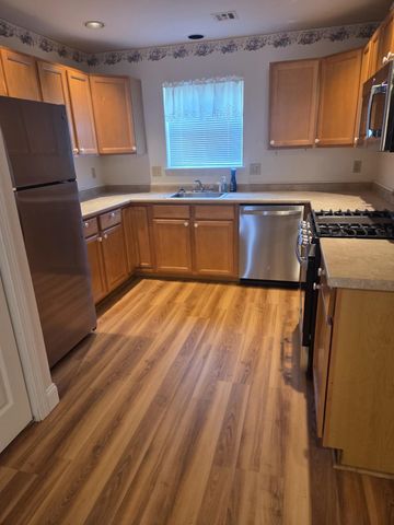 14 Tampa Dr Unit B, Rochester, NH 03867