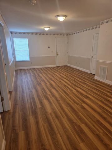 14 Tampa Dr Unit B, Rochester, NH 03867