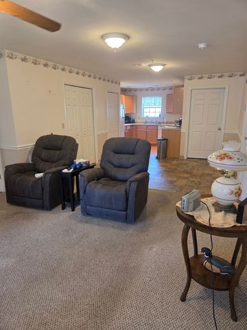 14 Tampa Dr Unit B, Rochester, NH 03867