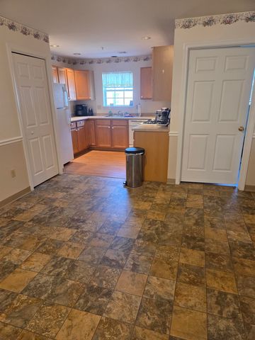 14 Tampa Dr Unit B, Rochester, NH 03867