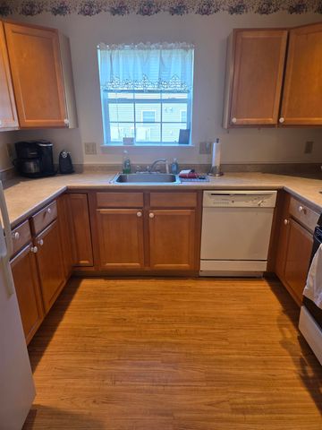 14 Tampa Dr Unit B, Rochester, NH 03867