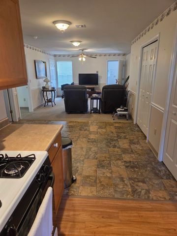 14 Tampa Dr Unit B, Rochester, NH 03867