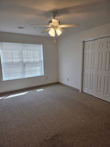 14 Tampa Dr Unit B, Rochester, NH 03867