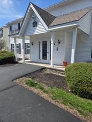 14 Tampa Dr Unit B, Rochester, NH 03867