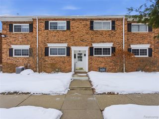 607 E Fox Hills E Drive, Bloomfield Hills, MI 48304